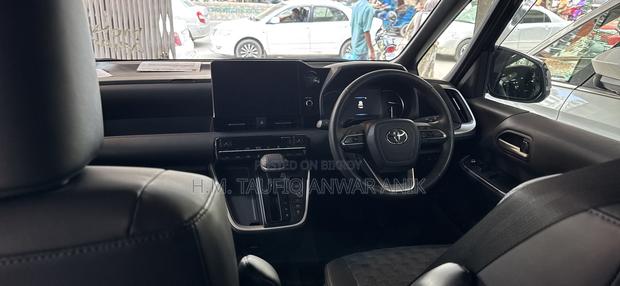 Toyota Voxy 2023 Purple