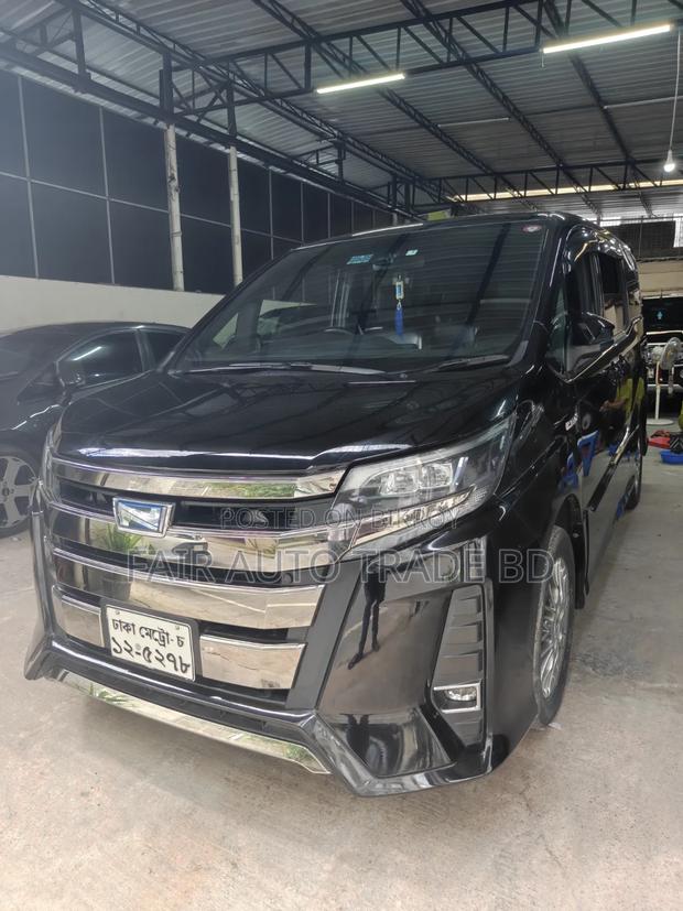 Toyota Noah 1.8 FWD Hybrid (7 Seater) 2019 Black