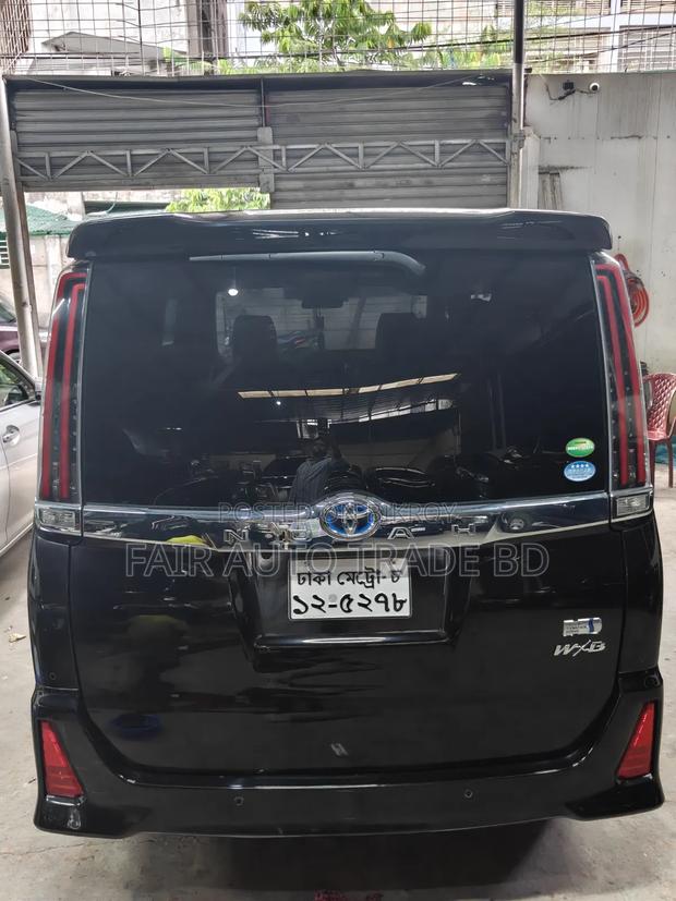 Toyota Noah 1.8 FWD Hybrid (7 Seater) 2019 Black