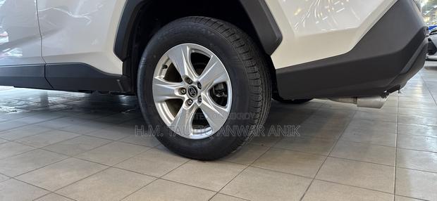 Toyota RAV4 XLE Premium AWD 2020 White