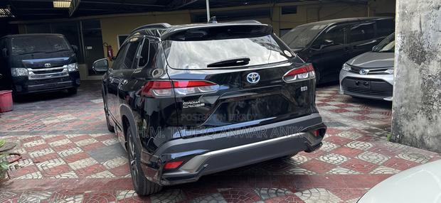 Toyota Corolla Cross 1.8 Hybrid AWD 2022 Black