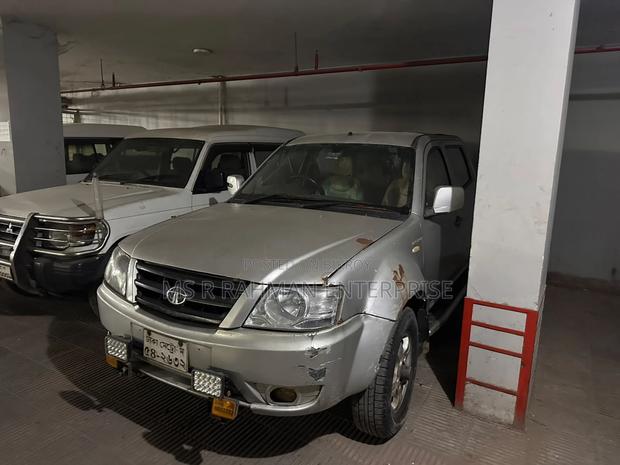 Tata Xenon 2012 Silver