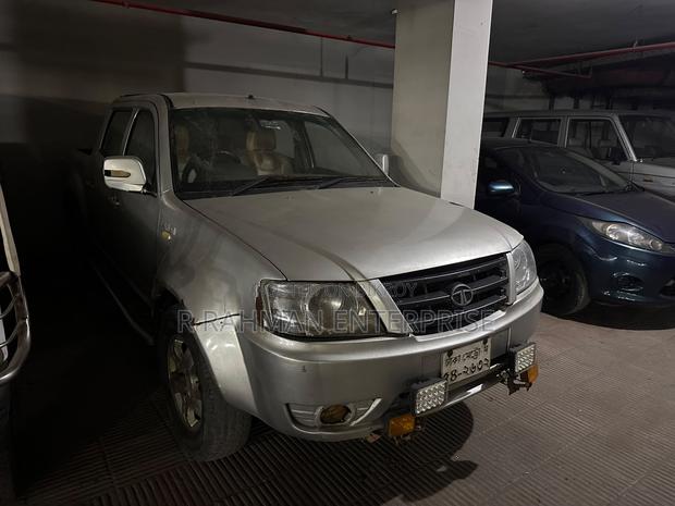 Tata Xenon 2012 Silver