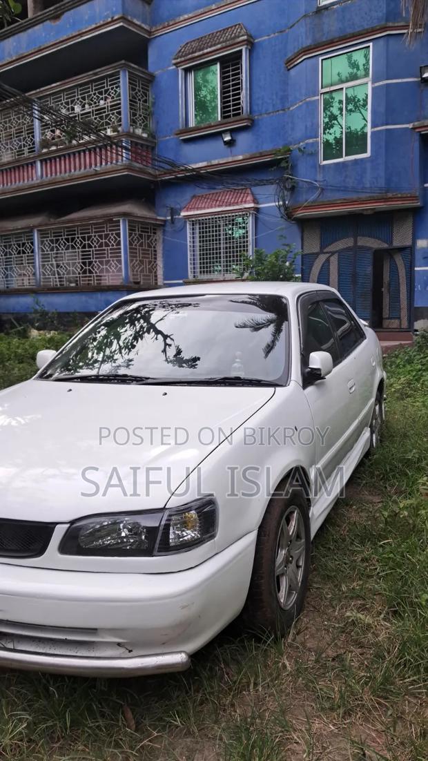 Toyota Corolla 1998 White