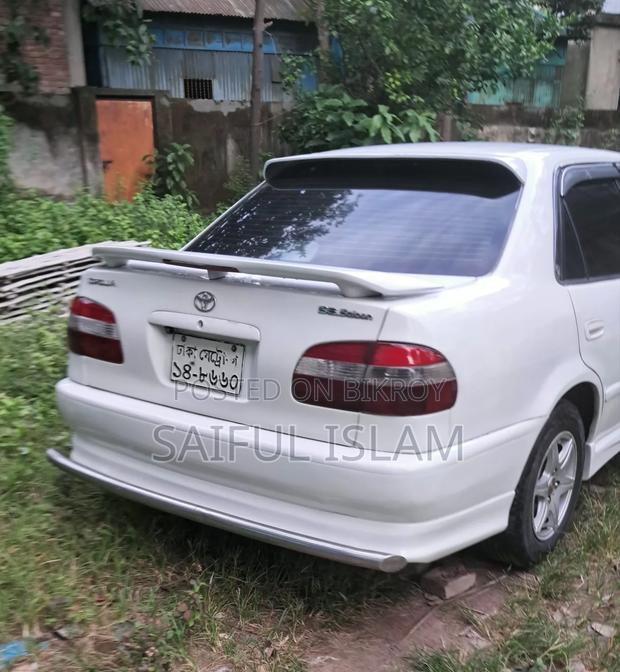 Toyota Corolla 1998 White