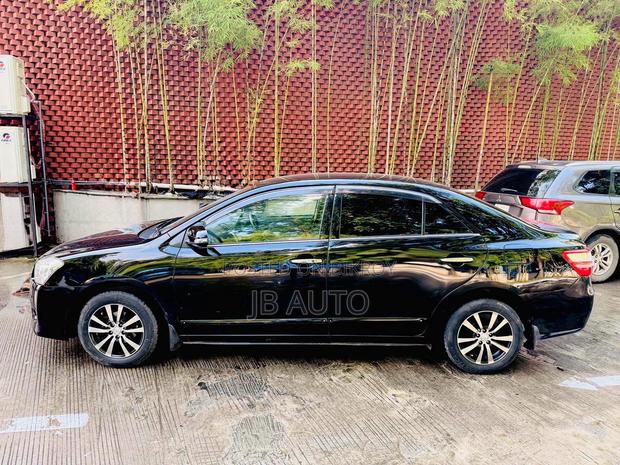 Toyota Premio 2013 Black