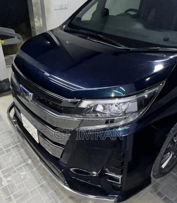 Toyota Noah 2019 Blue