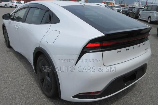 Toyota Prius 2023 Pearl