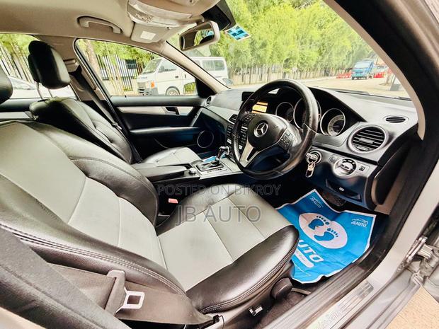 Mercedes-Benz C180 2011 Silver