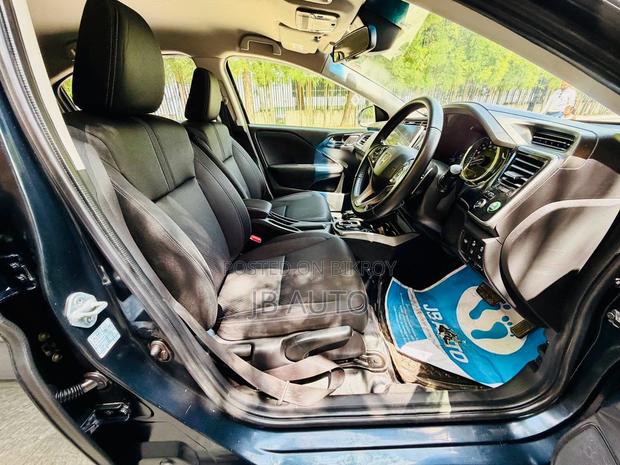 Honda Grace 2019 Blue
