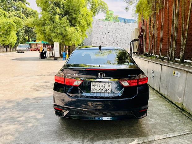 Honda Grace 2019 Blue