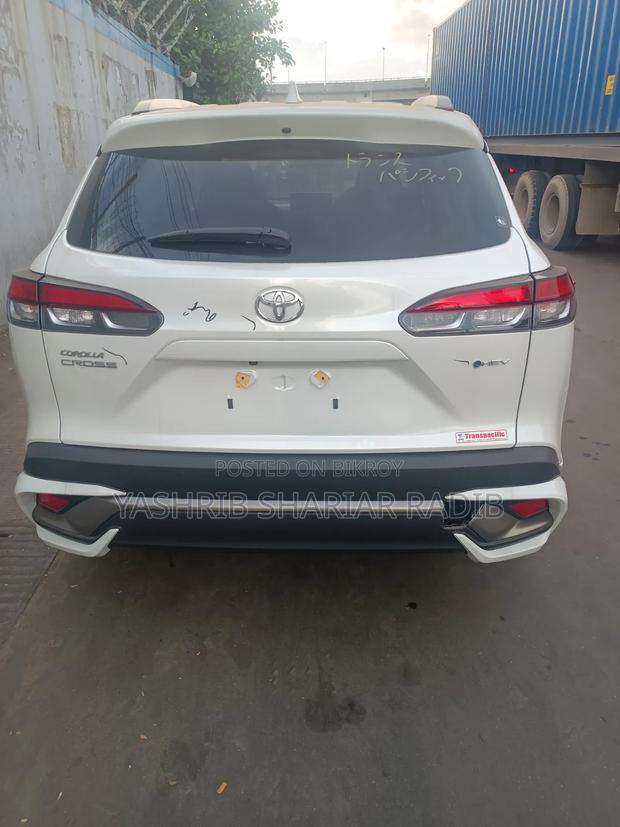 New Toyota Corolla Cross 2024 White