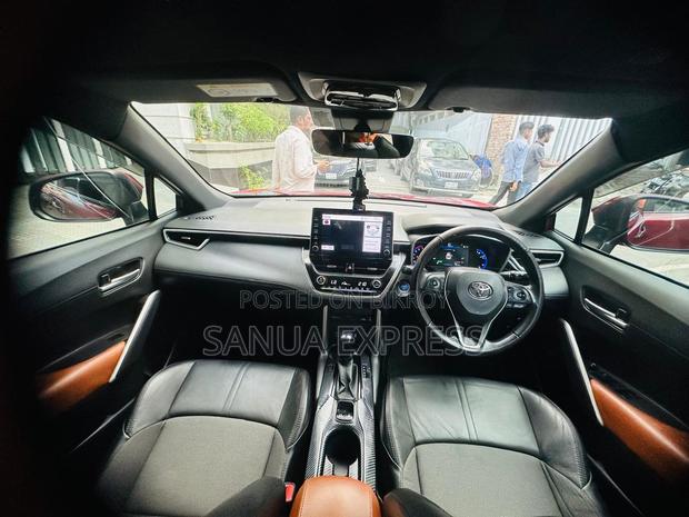 Toyota Corolla Cross 1.8 Hybrid AWD 2022 Red