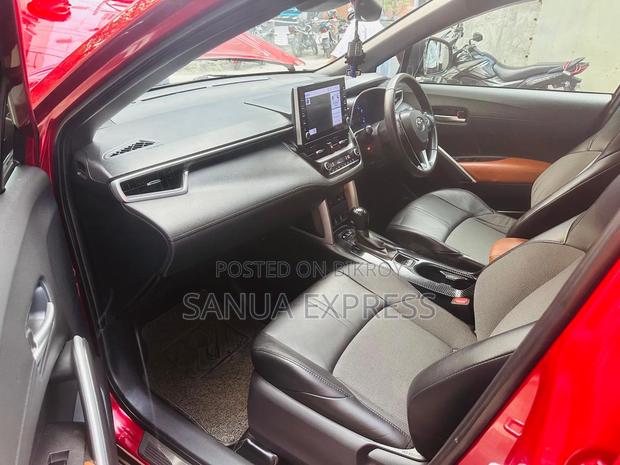 Toyota Corolla Cross 1.8 Hybrid AWD 2022 Red