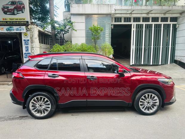 Toyota Corolla Cross 1.8 Hybrid AWD 2022 Red