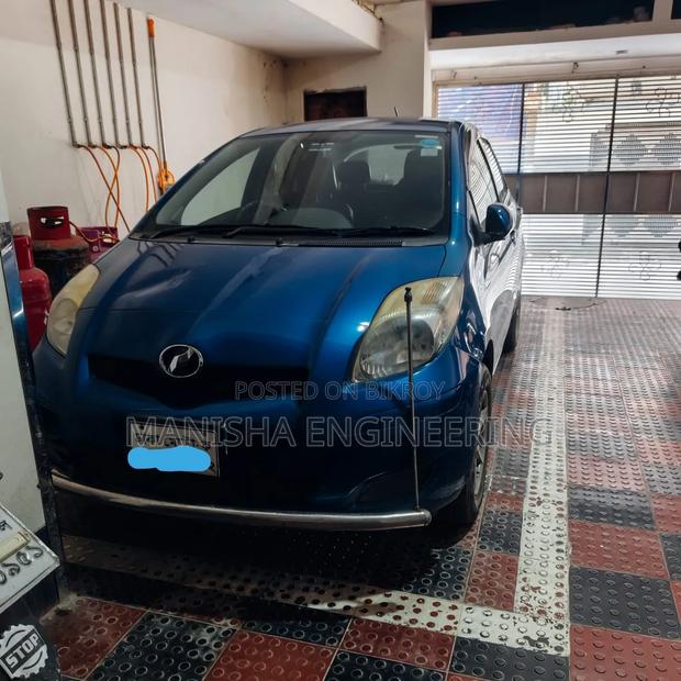 Toyota Vitz 2009 Blue