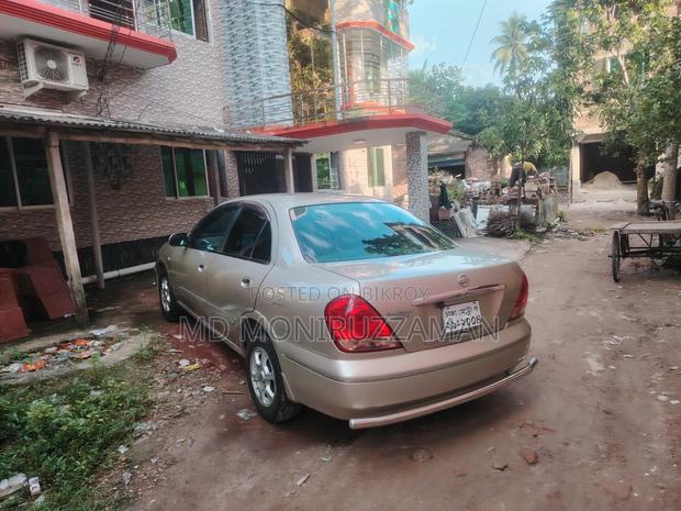 Nissan Bluebird 2004 Gold