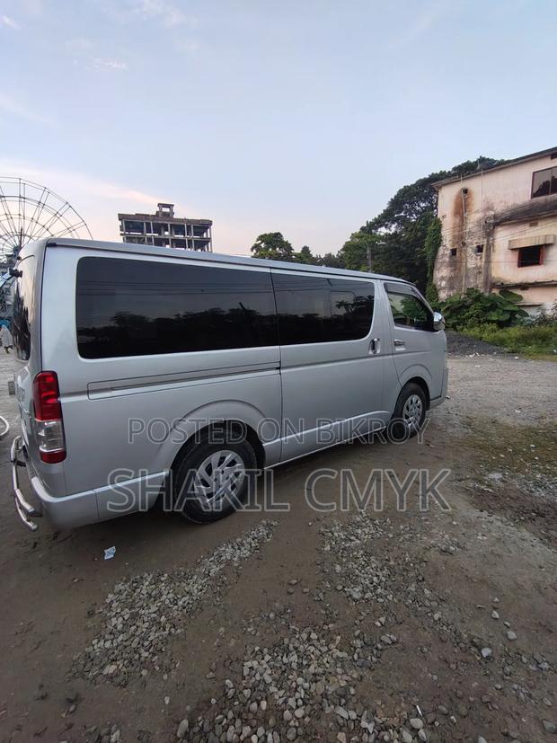 Toyota Noah 2017 Silver