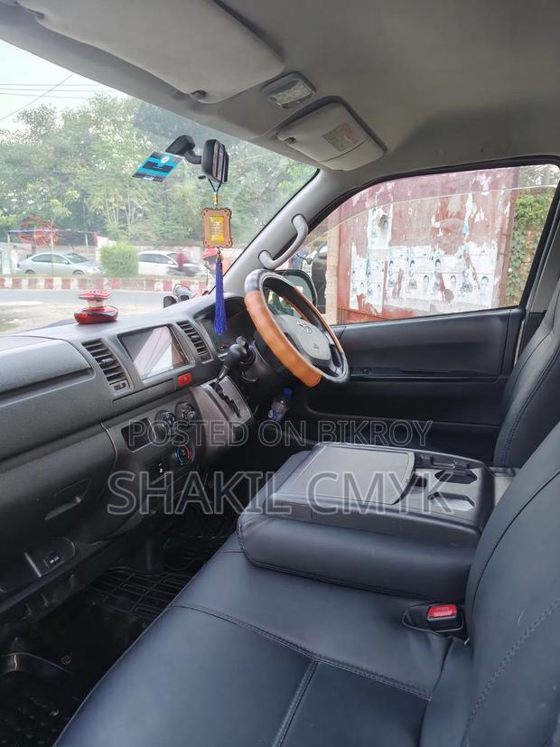 Toyota Noah 2017 Silver
