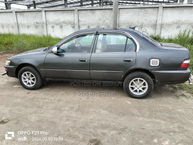 Toyota Corolla 1992 Gray
