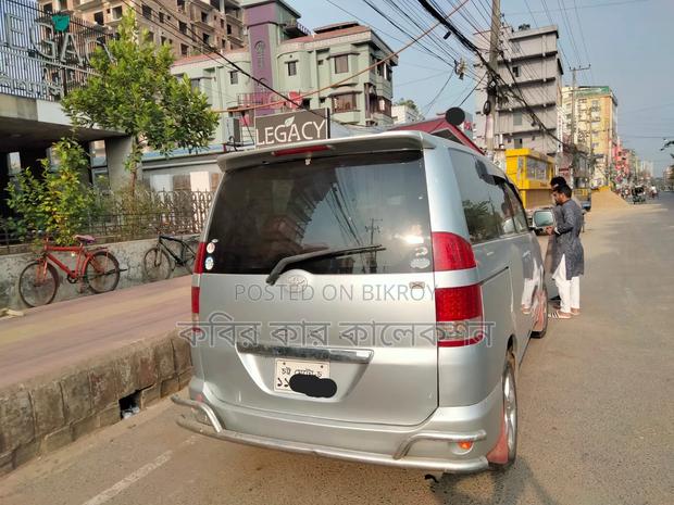 Toyota Noah 2004 Silver