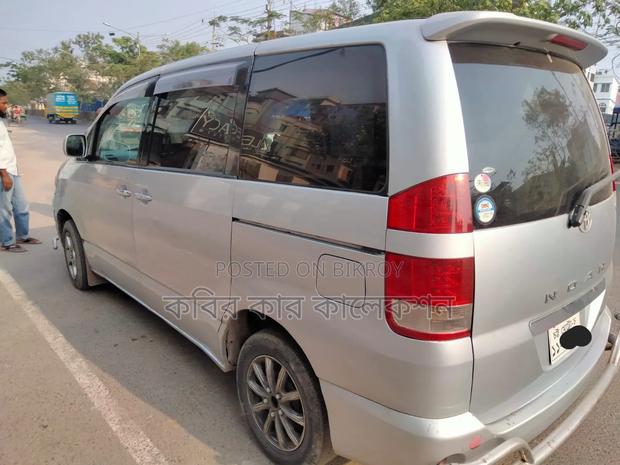 Toyota Noah 2004 Silver