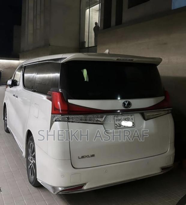 Toyota Vellfire Executive Lounge 3.5 V6 4WD 7-Seater 2015 Pearl