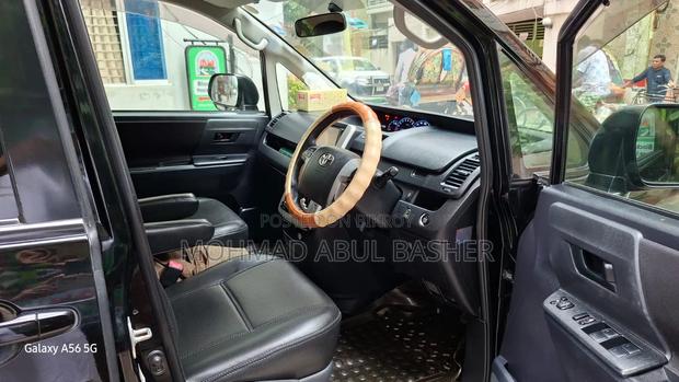 Toyota Noah 2011 Black