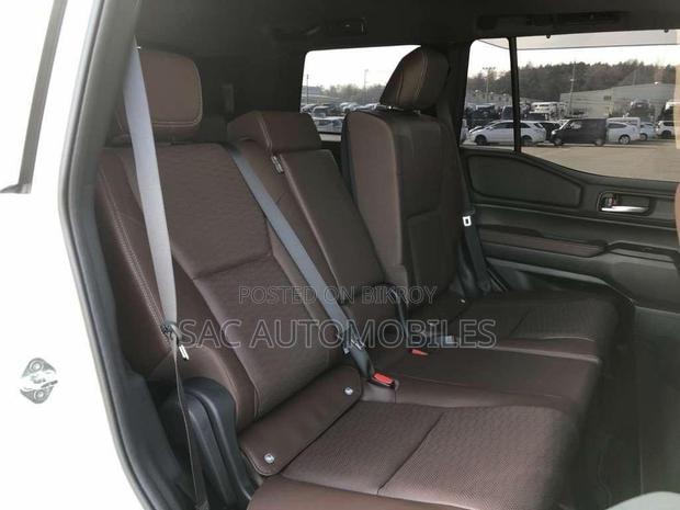 New Toyota Land Cruiser Prado 2.7 2024 Pearl
