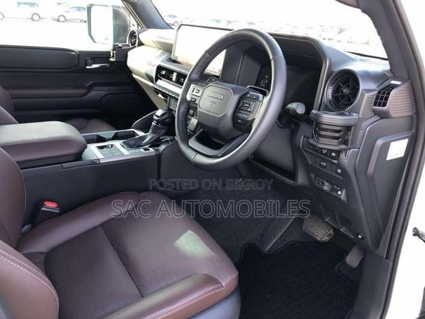 New Toyota Land Cruiser Prado 2.7 2024 Pearl