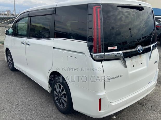 Toyota Esquire 1.8 FWD Hybrid (7 Seater) 2020 Pearl