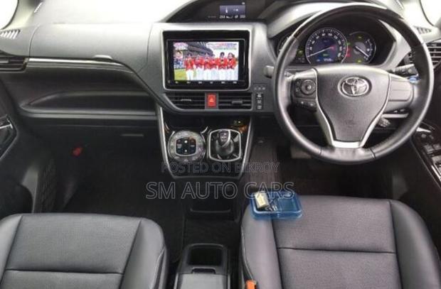 Toyota Esquire 1.8 FWD Hybrid (7 Seater) 2020 Pearl