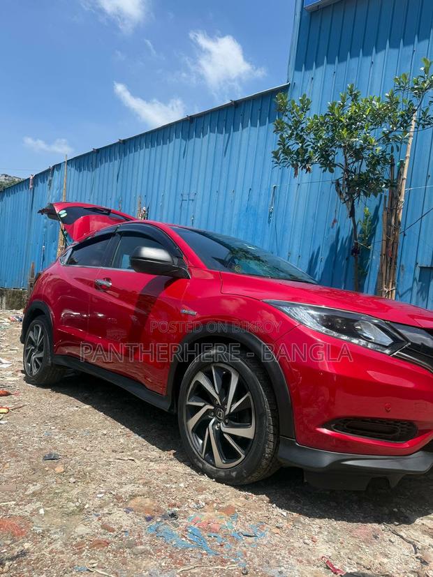 Honda Vezel 1.5 Hybrid 4WD 2016 Red