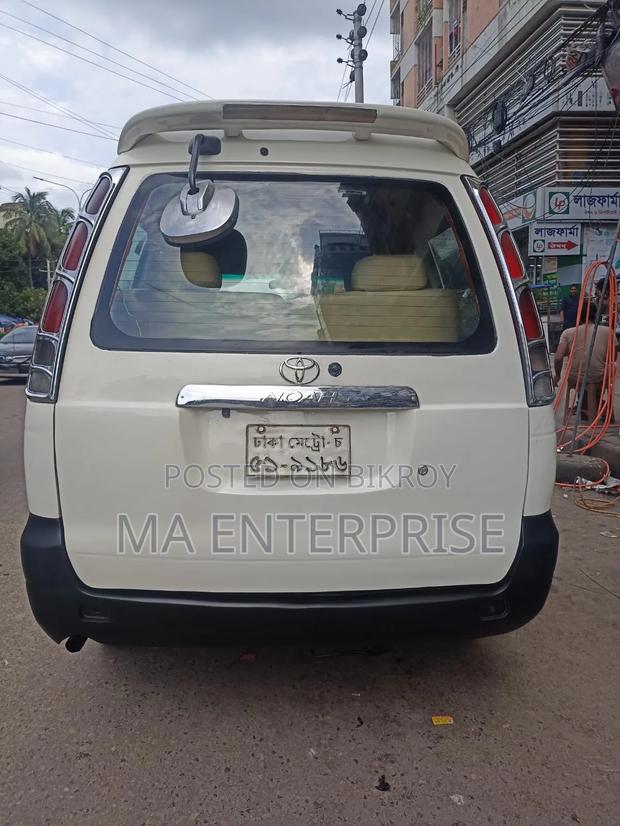 Toyota Noah 2003 White