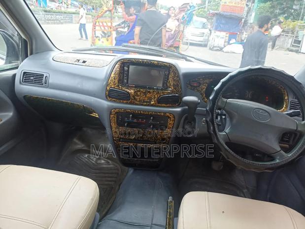 Toyota Noah 2003 White