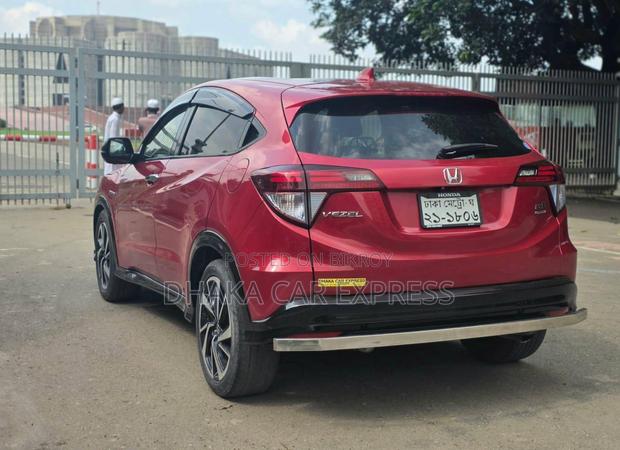 Honda Vezel 2016 Red