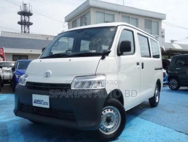 Toyota TownAce 2021 White