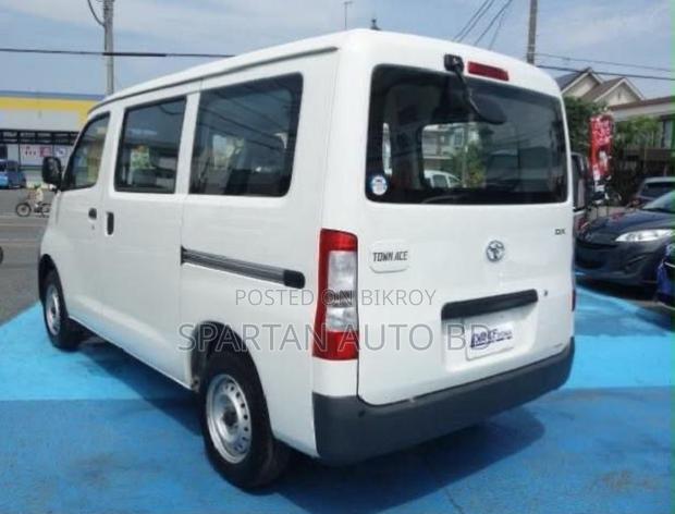 Toyota TownAce 2021 White