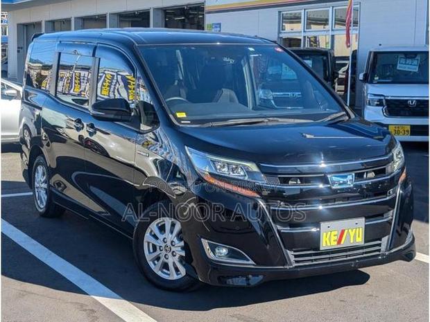 Toyota Noah 1.8 FWD Hybrid (7 Seater) 2021 Black