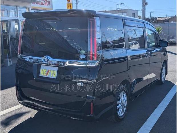 Toyota Noah 1.8 FWD Hybrid (7 Seater) 2021 Black