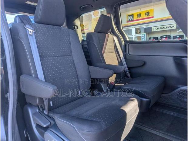 Toyota Noah 1.8 FWD Hybrid (7 Seater) 2021 Black