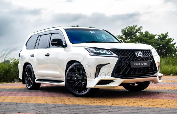 Lexus LX 570 AWD 2013 White