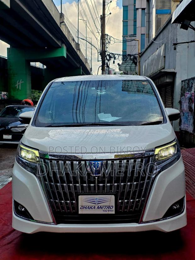 Toyota Esquire 2018 Pearl