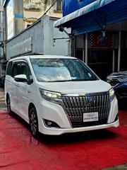 Toyota Esquire 2018 Pearl for sale