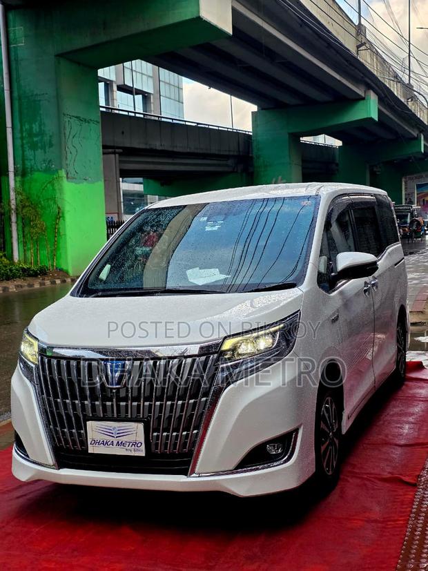 Toyota Esquire 2018 Pearl
