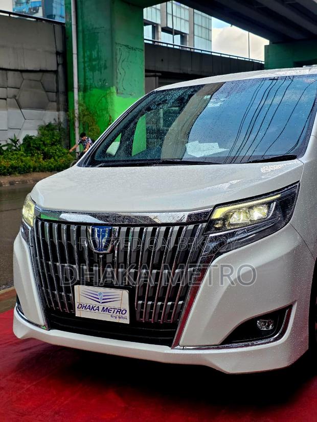 Toyota Esquire 2018 Pearl