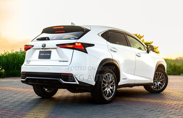 Lexus NX 300h FWD 2019 White