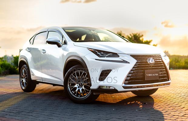 Lexus NX 300h FWD 2019 White