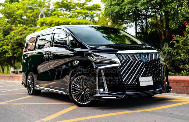 Toyota Alphard 2.5 Hybrid AWD 2020 Black