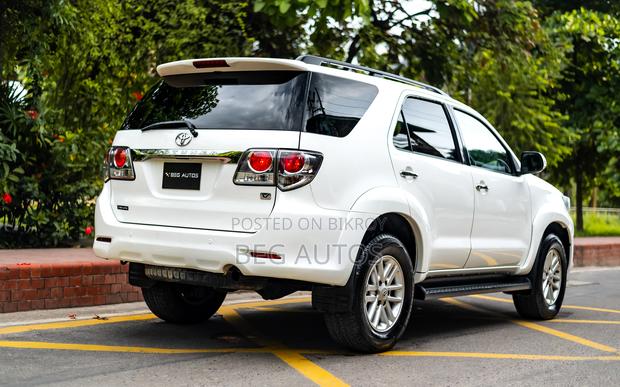 Toyota Fortuner 2.7 AWD 2011 White